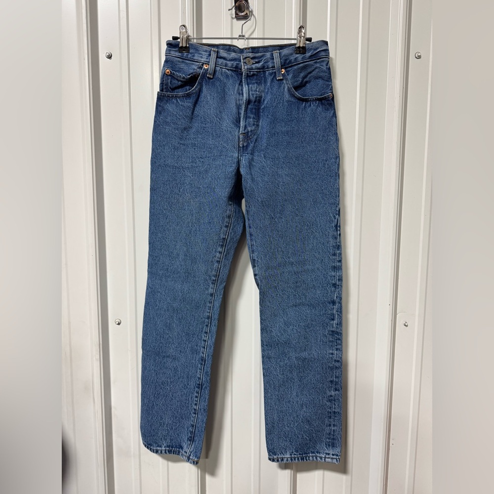 Levi’s 501 Straight Leg Button Fly Denim Size 25